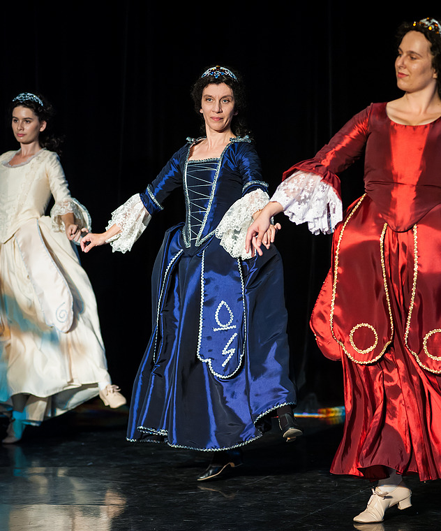 Zespół Tańca Dawnego Pawanilia z Warszawy - Les Elements (Korowód – VIII Spotkania z Tańcem Dawnym)